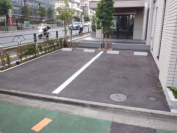 グランカーサ文京千石の駐車場