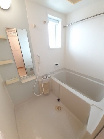 モーント　シャイン　Ｃの浴室|日々の疲れを癒すお風呂付です