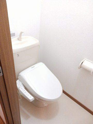 ウィルレジデンスⅠのトイレ|落ち着いた色調のトイレです