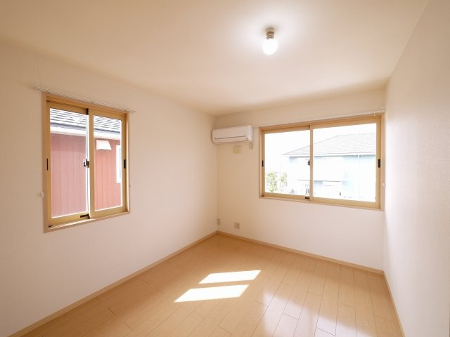 リビングタウン学研都市F～J　Ｆ棟の寝室|落ち着いて過ごせるお部屋なので、寝室にいかがでしょうか