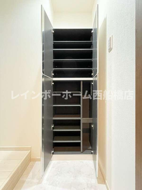 LEO六拾壱番館の玄関