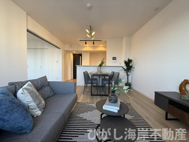 ランドステージ茅ケ崎オーシャンビューの居間・リビング|新規リフォーム完了！　14.5帖　LDK