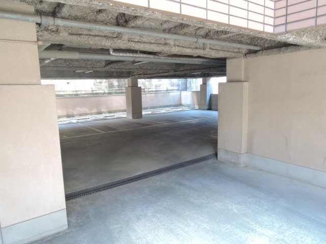 リベラルヒルズ真上の駐車場