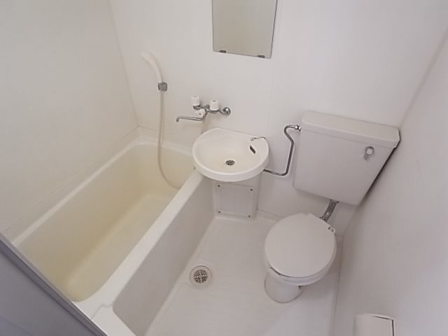 尼崎市立花町４丁目の賃貸マンションの浴室