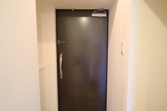 アクアスイート新大阪の玄関