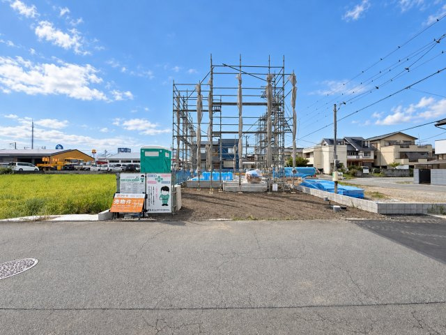 三島市梅名1期　全3棟　3号棟　新築戸建の前面道路含む現地写真