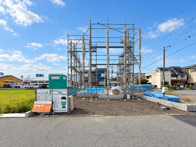 三島市梅名1期　全3棟　3号棟　新築戸建の前面道路含む現地写真