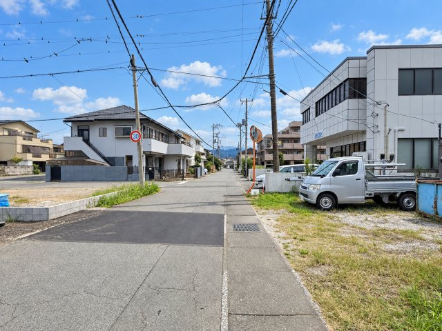 三島市梅名1期　全3棟　3号棟　新築戸建の前面道路含む現地写真