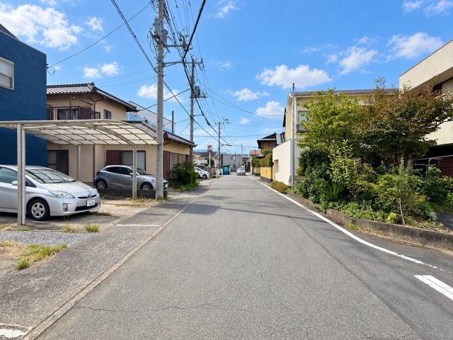 三島市梅名1期　全3棟　3号棟　新築戸建の前面道路含む現地写真