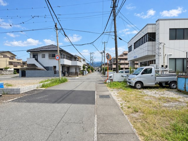 三島市梅名1期　全3棟　3号棟　新築戸建の前面道路含む現地写真