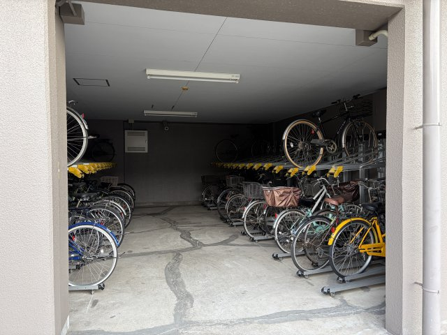 姫路市飾磨区今在家４丁目の中古マンションの駐車場