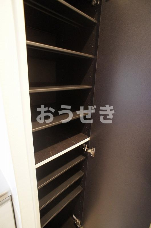 リブリ・上大岡西の収納