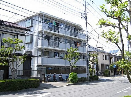 新栄ハイツの外観