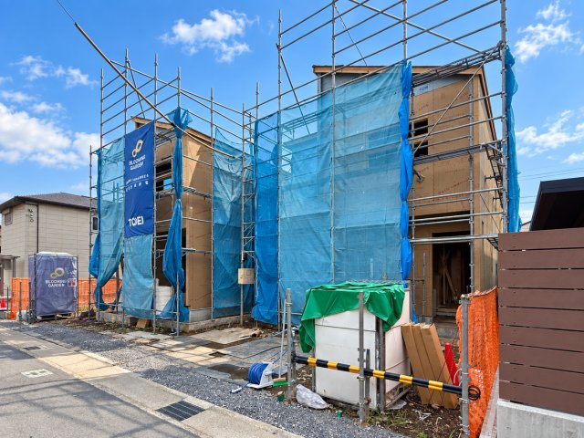 三島市南本町　全2棟　2号棟　新築戸建の前面道路含む現地写真