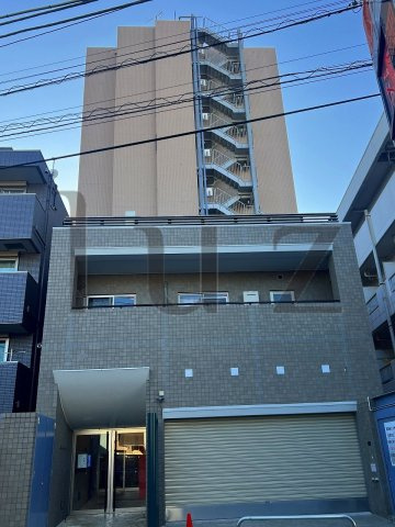 アキラクアトロの外観