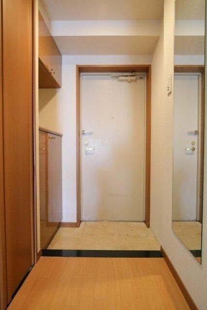 ガラ・シティ茗荷谷の玄関
