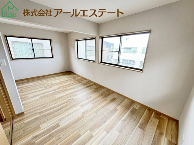 姫路市飾磨区矢倉町1丁目　　JR「英賀保駅」徒歩8分の寝室
