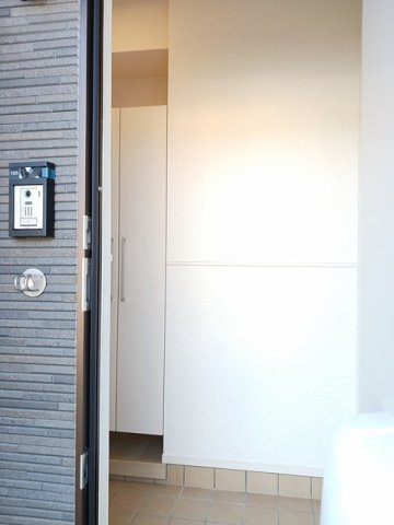グリチネの玄関