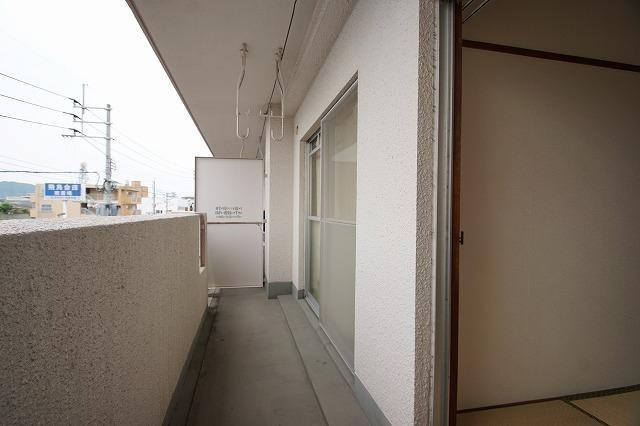 福岡市南区長丘３丁目の賃貸マンションのバルコニー|物件の画像10