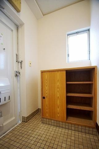 福岡市南区長丘３丁目の賃貸マンションのエントランス|物件の画像18
