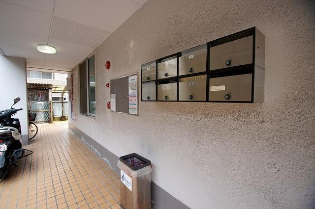 福岡市南区長丘３丁目の賃貸マンションのエントランス|エントランス写真