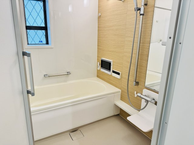 八王子市　鑓水　中古戸建ての浴室|～のびのびくつろげるバスルーム　１日の締めくくりに癒やしのバスタイムを～