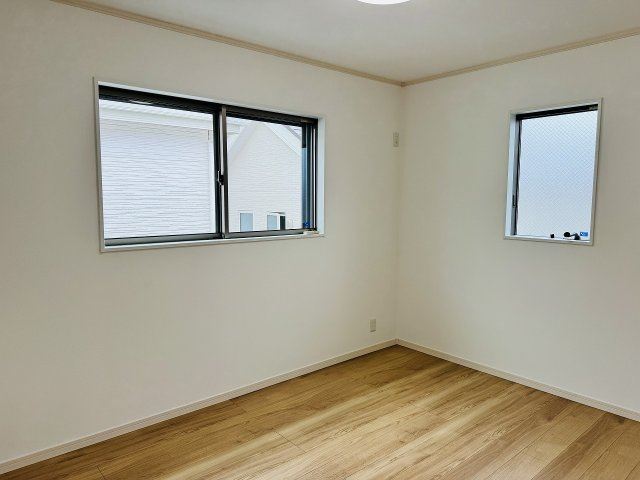 八王子市　鑓水　中古戸建ての洋室|～2階6.0帖の洋室　2面採光で明るく風通しの良いお部屋です～