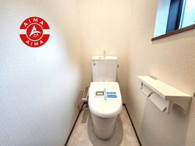 福岡市西区姪の浜3丁目第1-1棟（A号棟）の内観：施工例|温水洗浄便座を完備しております。2ヶ所にトイレがあるのは朝の慌ただしい時間も安心です。