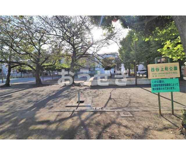 サンウエスト四谷上町の駐車場