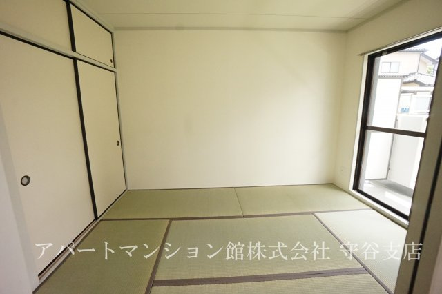 グランドフォレストA棟の和室
