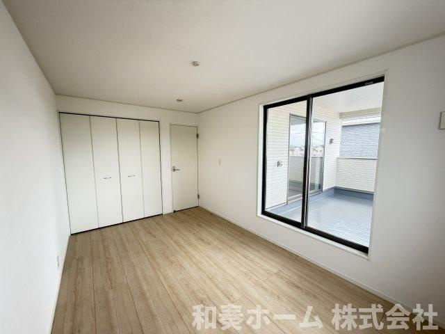 クレイドルガーデン愛住町東中富第1の洋室