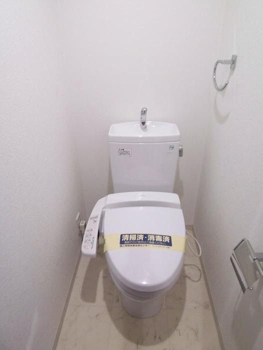 ステージファーストお茶の水女子大前のトイレ|バス・トイレ別　温水洗浄便座