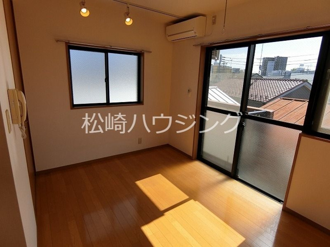 【居間・リビング】 | ランドブリッジ中野Ⅱ