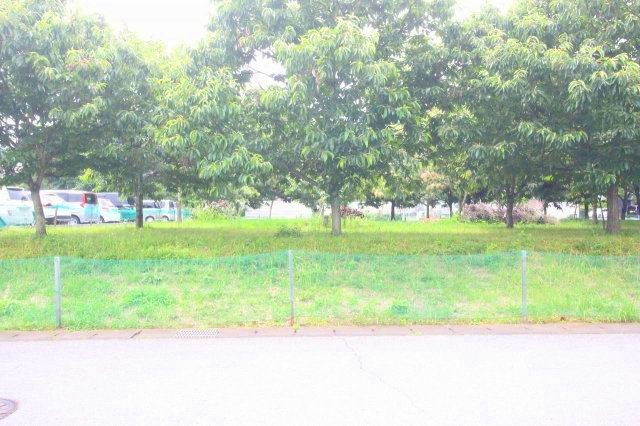 小山市美しが丘3丁目|敷地を北東側から引きで撮影しました