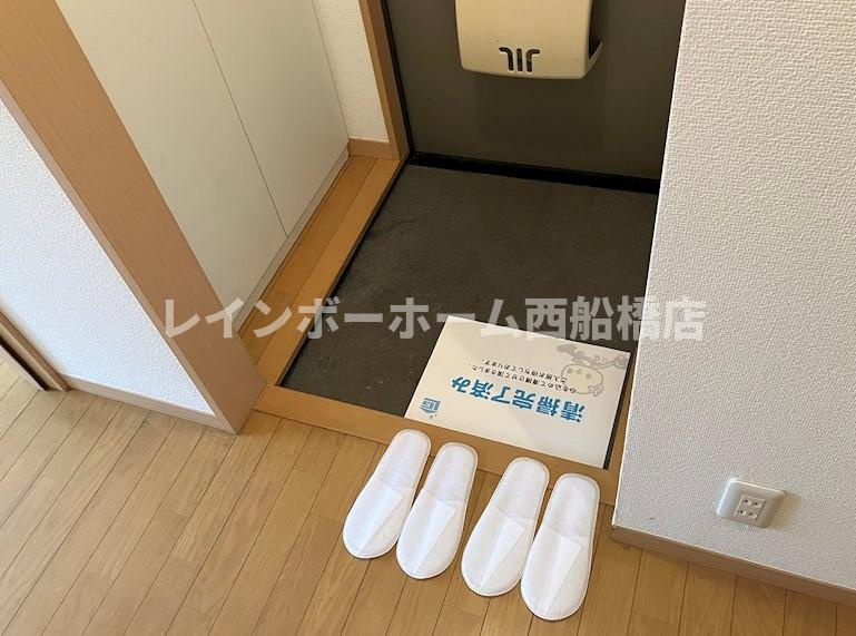 船橋市夏見台１丁目のアパートの玄関