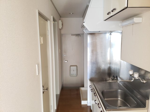 アプローズ奥戸壱番館の玄関