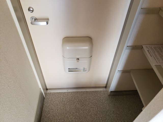 アプローズ奥戸壱番館の玄関