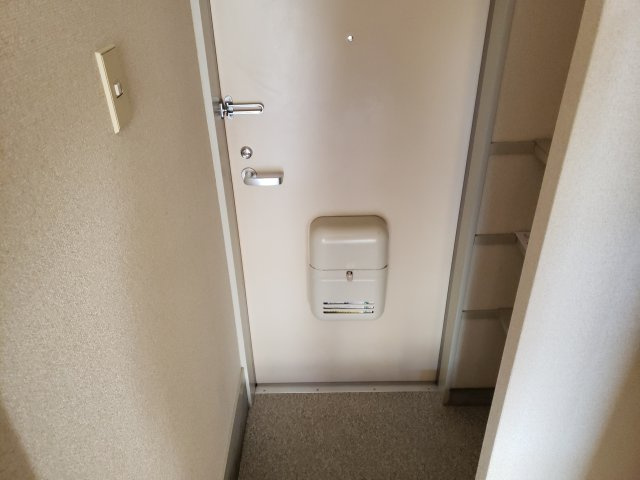 アプローズ奥戸壱番館の玄関
