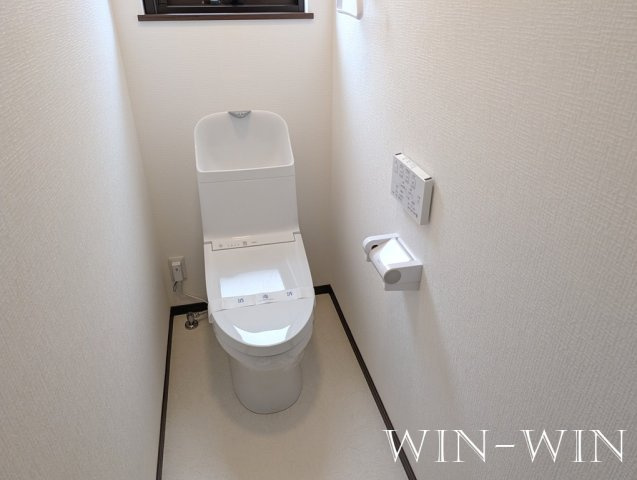 曙町貸家のトイレ