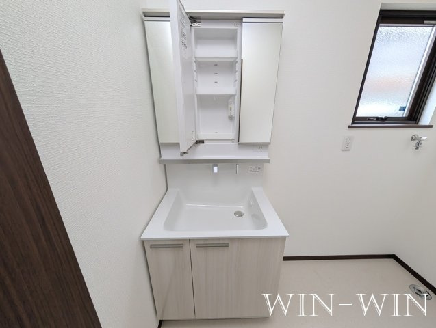 曙町貸家の洗面所