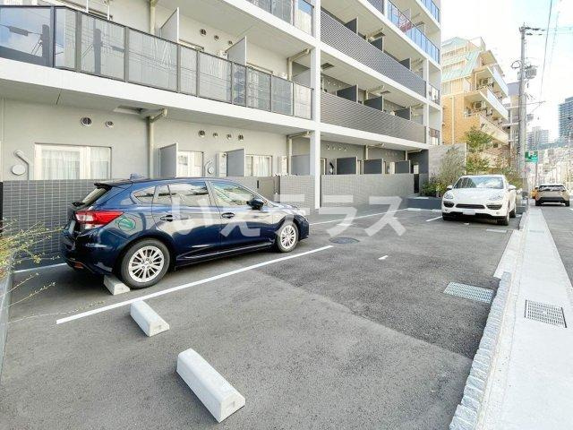 神戸元町Noahの駐車場