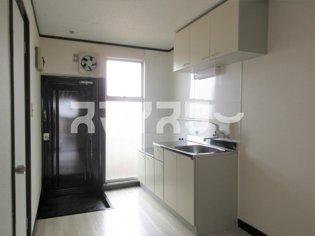 青梅市河辺町４丁目の賃貸マンションの内装