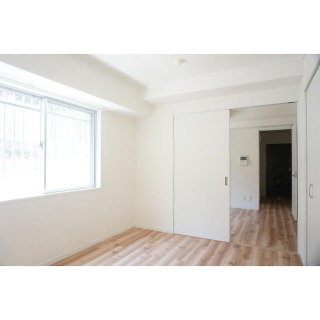 弦巻ＤＳハイムの洋室|ゆったりした洋室です