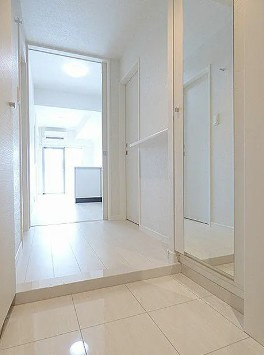 ネストピア博多シティ　東住吉小学校区の玄関|※同物件別部屋※(現況優先)
ネストピア博多シティ