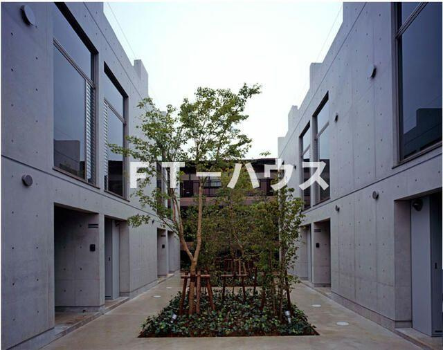 Ｙ’ｓ　Ａｎｎｅｘ