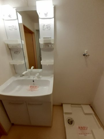 アート・ハウス　参番館の洗面所|コンパクトで使いやすい洗面所
