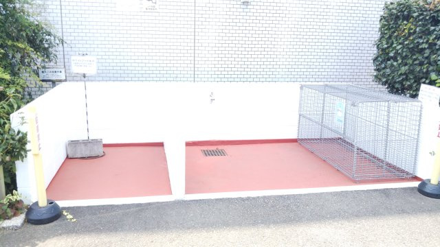 ホワイトプラザのその他共用部分|ゴミ置き場