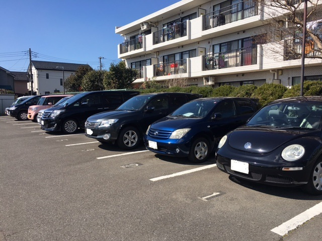 ホワイトプラザの駐車場|要空き確認