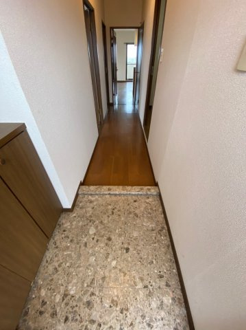 ルミエール成田の玄関