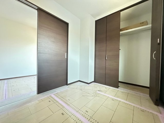 ファインウッド南茨木の洋室